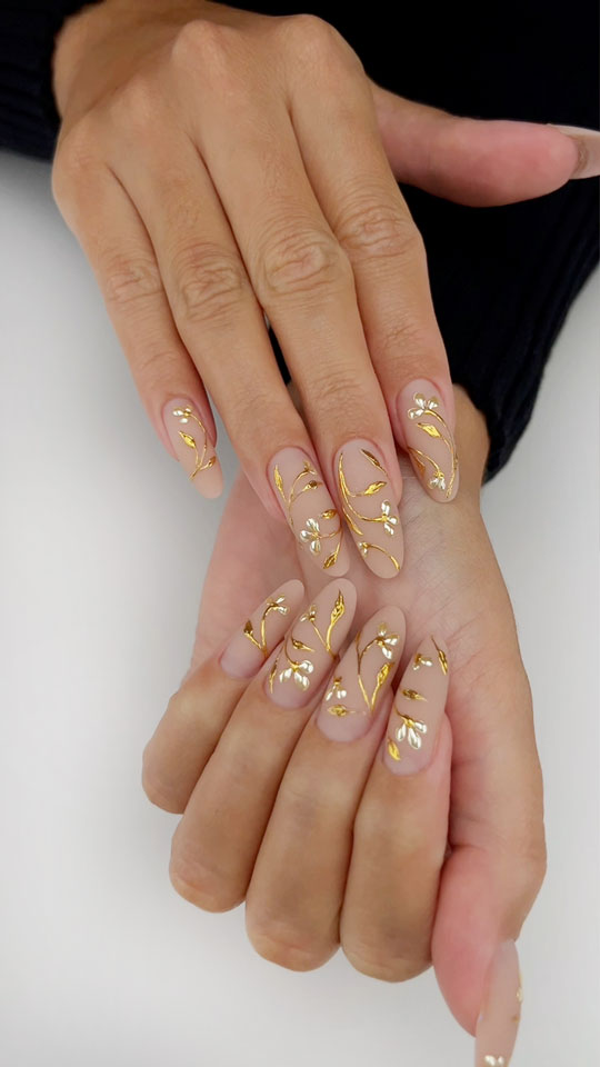 Sculptural nail art design by Siranush Ambartsumian